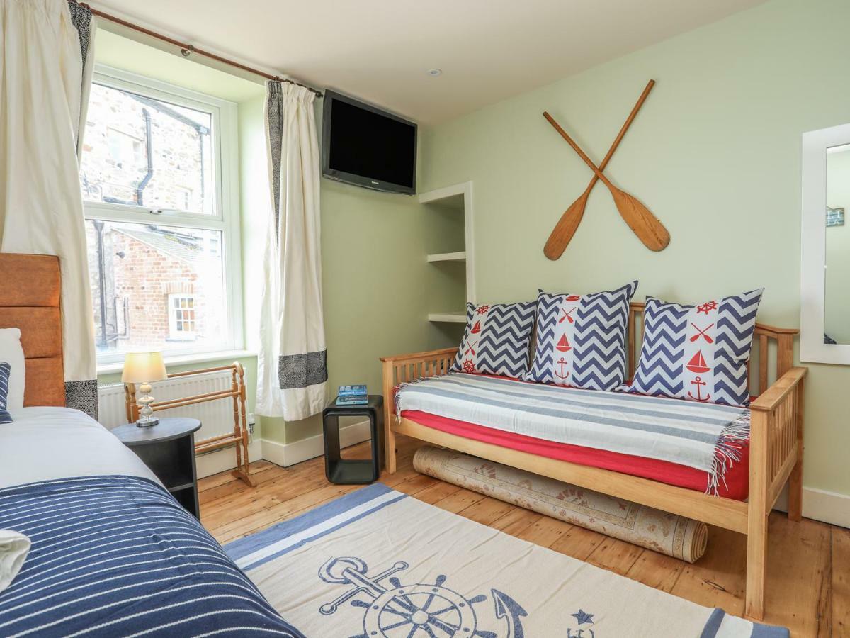 Gadlys House - Waters Edge Apartment Beaumaris Bagian luar foto